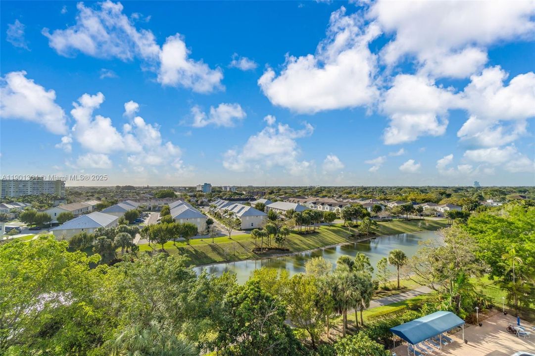 For Sale: $190,000 (2 beds, 2 baths, 1132 Square Feet)