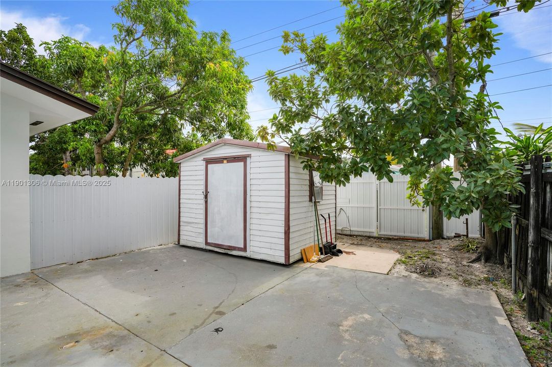 待售: $1,160,000 (0 贝兹, 0 浴室, 2554 平方英尺)