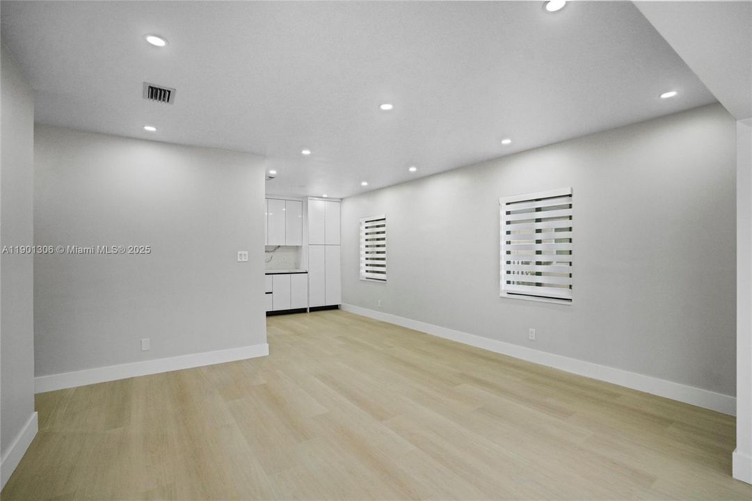 待售: $1,160,000 (0 贝兹, 0 浴室, 2554 平方英尺)