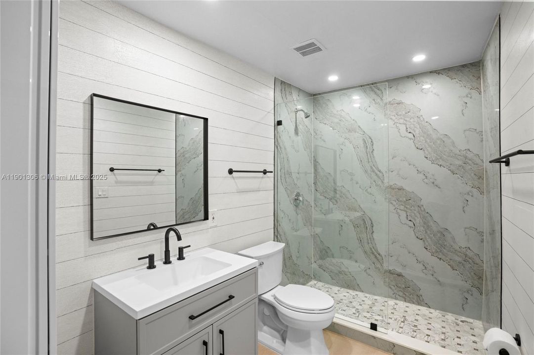 待售: $1,160,000 (0 贝兹, 0 浴室, 2554 平方英尺)