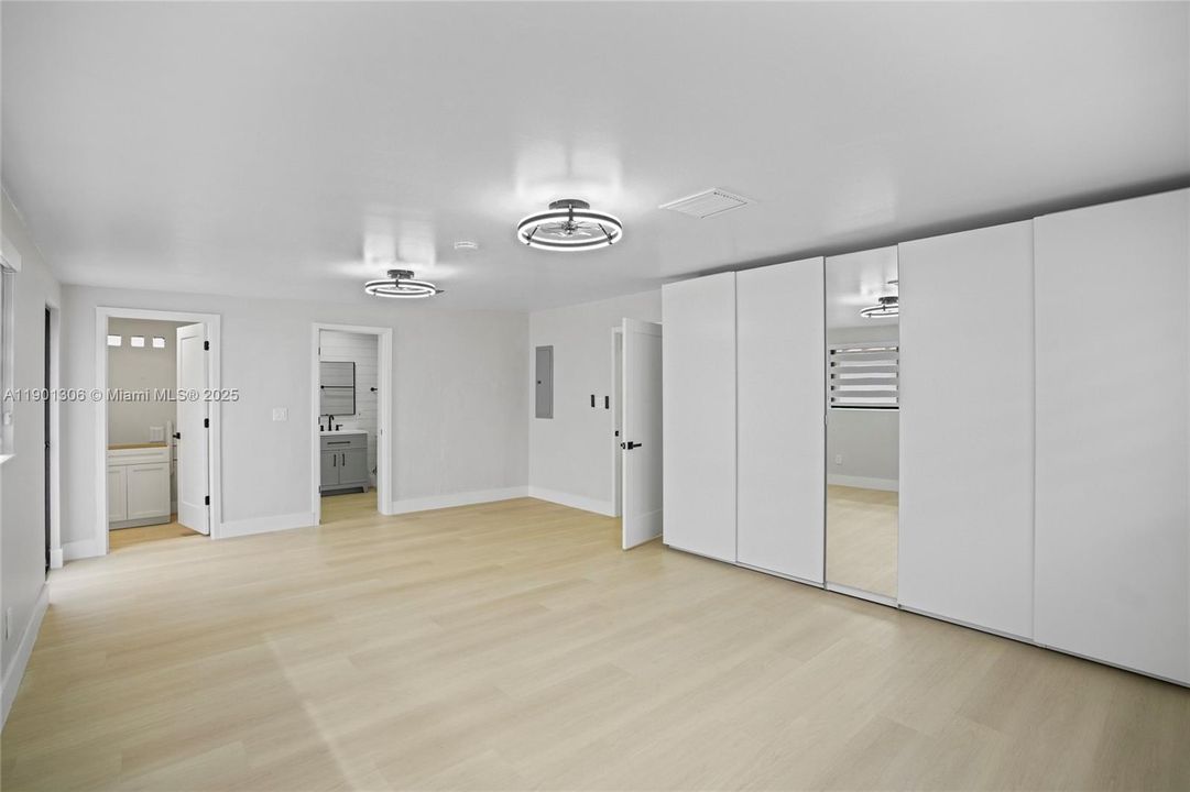 待售: $1,160,000 (0 贝兹, 0 浴室, 2554 平方英尺)