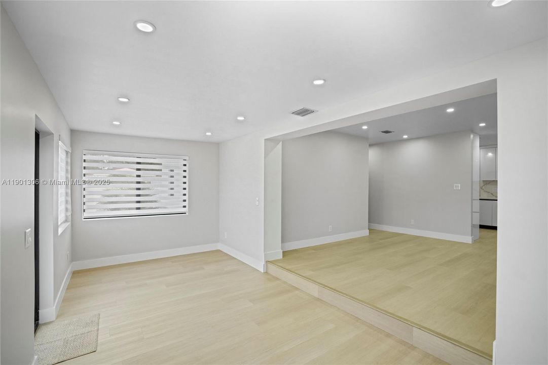 待售: $1,160,000 (0 贝兹, 0 浴室, 2554 平方英尺)