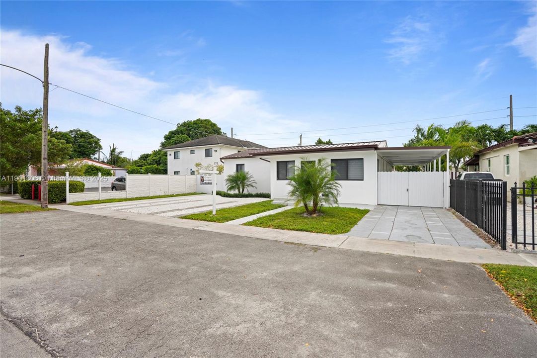 待售: $1,160,000 (0 贝兹, 0 浴室, 2554 平方英尺)