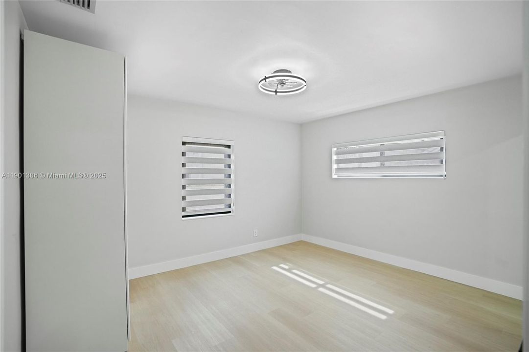 待售: $1,160,000 (0 贝兹, 0 浴室, 2554 平方英尺)