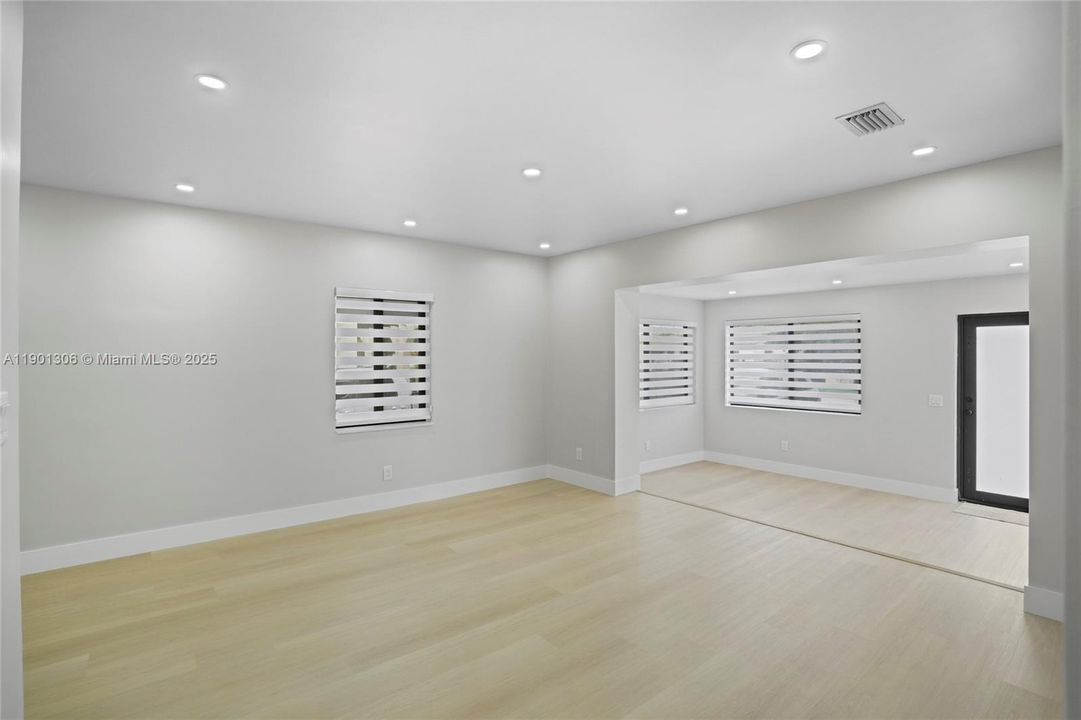 待售: $1,160,000 (0 贝兹, 0 浴室, 2554 平方英尺)