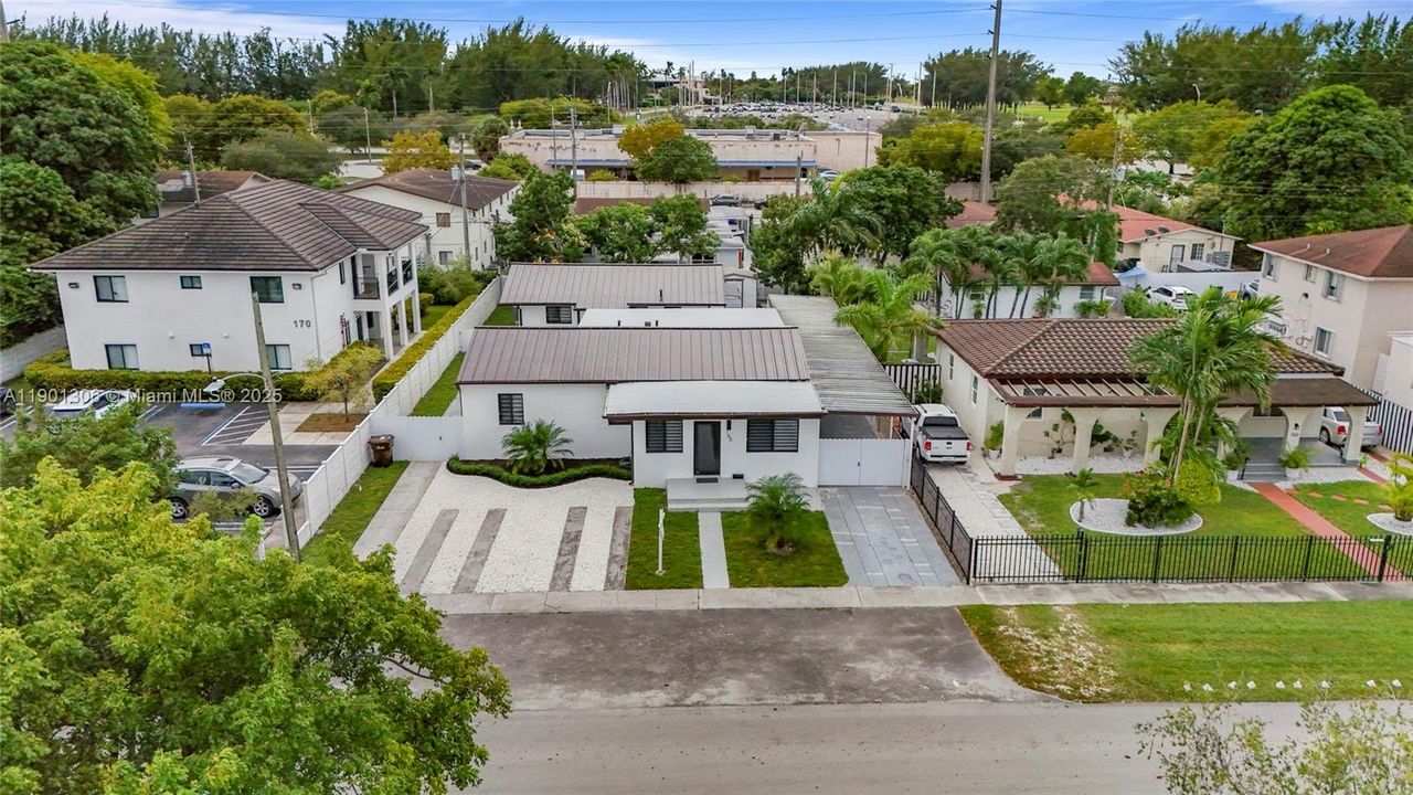 待售: $1,160,000 (0 贝兹, 0 浴室, 2554 平方英尺)