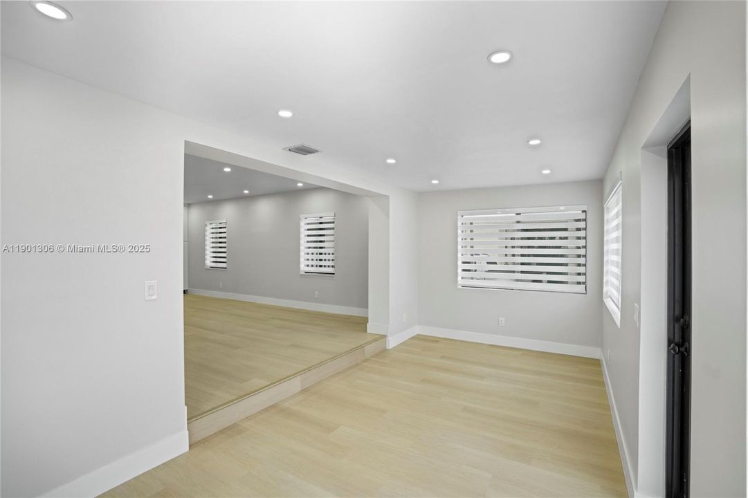 待售: $1,160,000 (0 贝兹, 0 浴室, 2554 平方英尺)