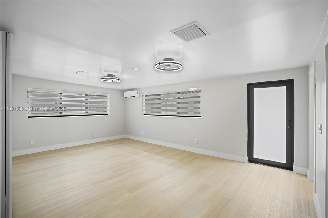 待售: $1,160,000 (0 贝兹, 0 浴室, 2554 平方英尺)