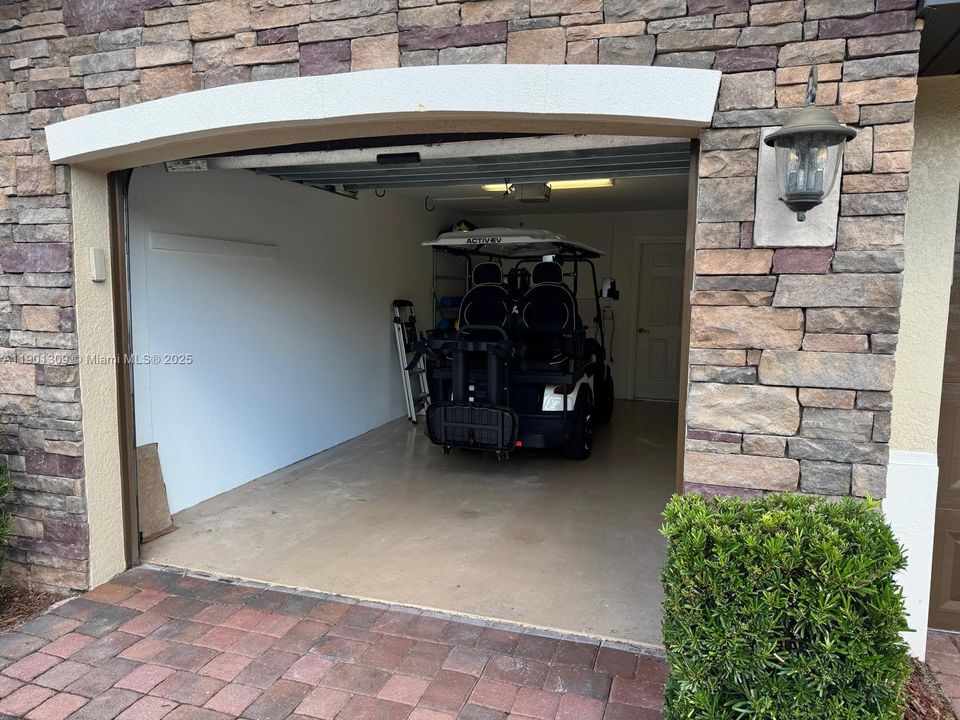 待售: $570,000 (2 贝兹, 2 浴室, 1549 平方英尺)