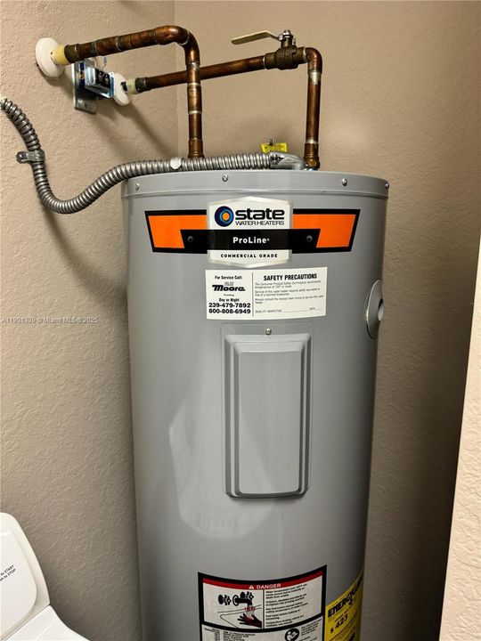 HOT WATER HEATER
