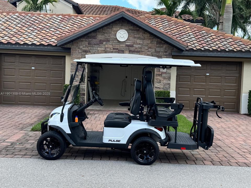 待售: $570,000 (2 贝兹, 2 浴室, 1549 平方英尺)