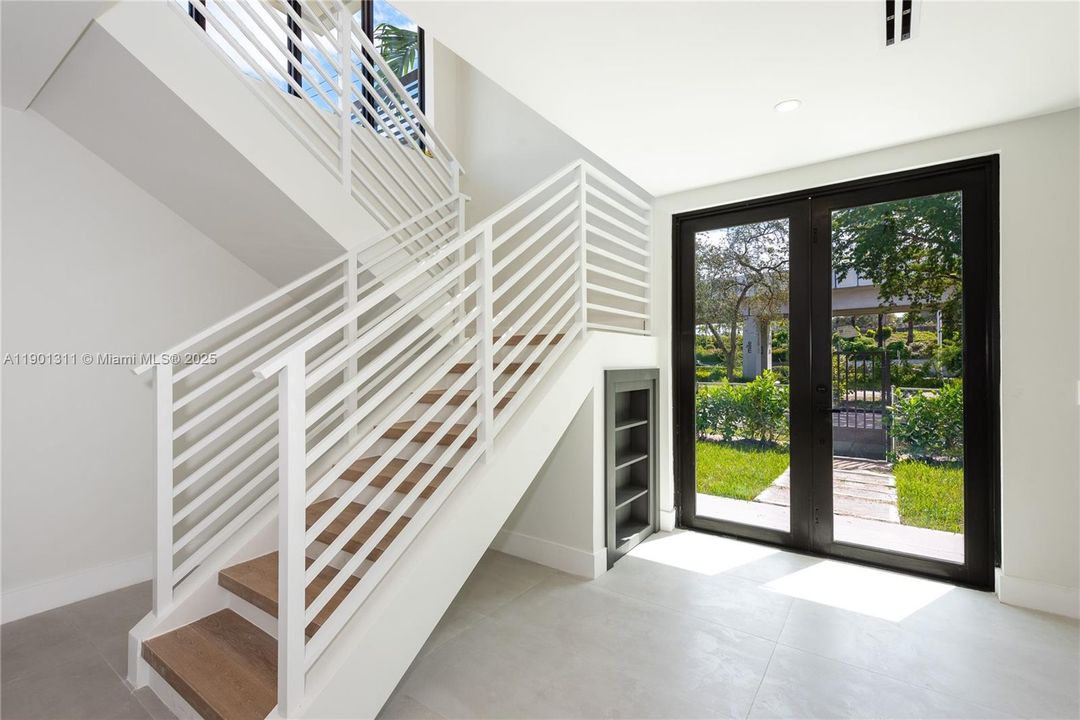 For Sale: $3,499,900 (4 beds, 3 baths, 1507 Square Feet)