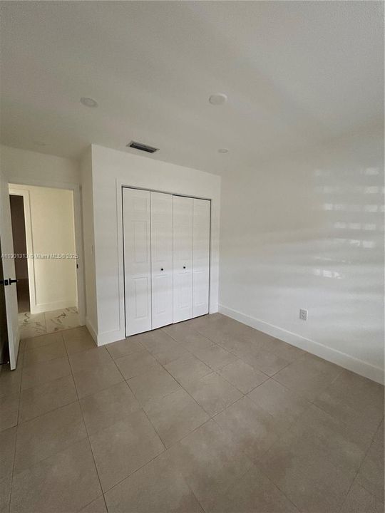 Active With Contract: $2,800 (3 beds, 2 baths, 1030 Square Feet)