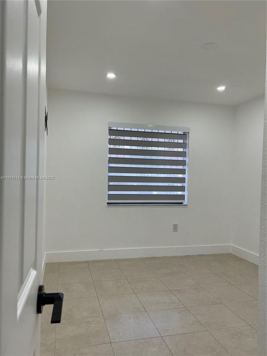 Active With Contract: $2,800 (3 beds, 2 baths, 1030 Square Feet)