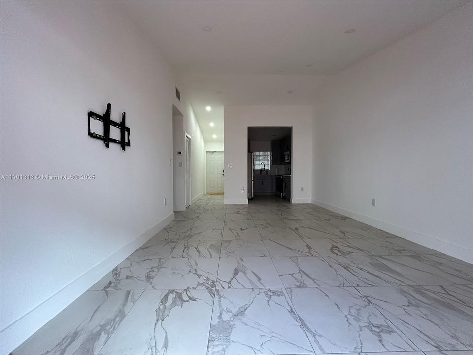 Active With Contract: $2,800 (3 beds, 2 baths, 1030 Square Feet)