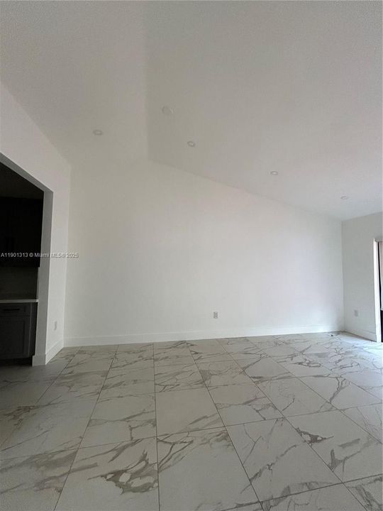 Active With Contract: $2,800 (3 beds, 2 baths, 1030 Square Feet)