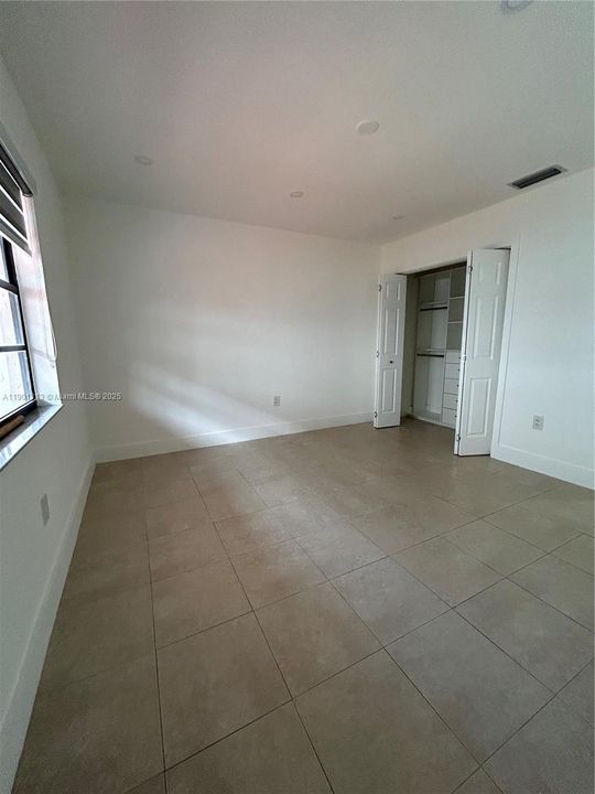 Active With Contract: $2,800 (3 beds, 2 baths, 1030 Square Feet)