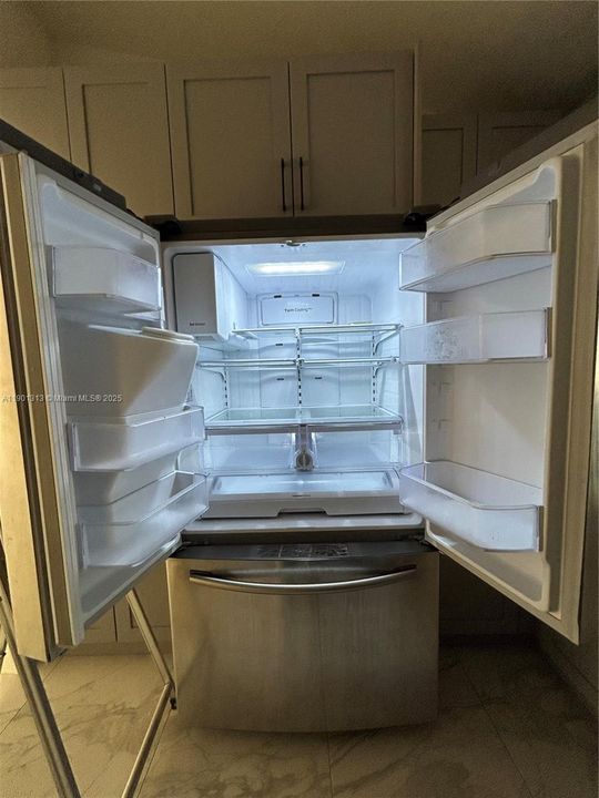 Active With Contract: $2,800 (3 beds, 2 baths, 1030 Square Feet)