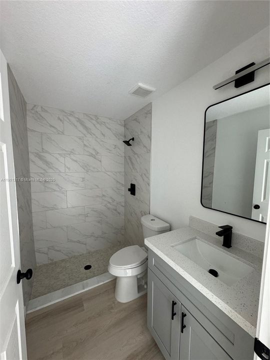 For Sale: $229,000 (3 beds, 2 baths, 1057 Square Feet)