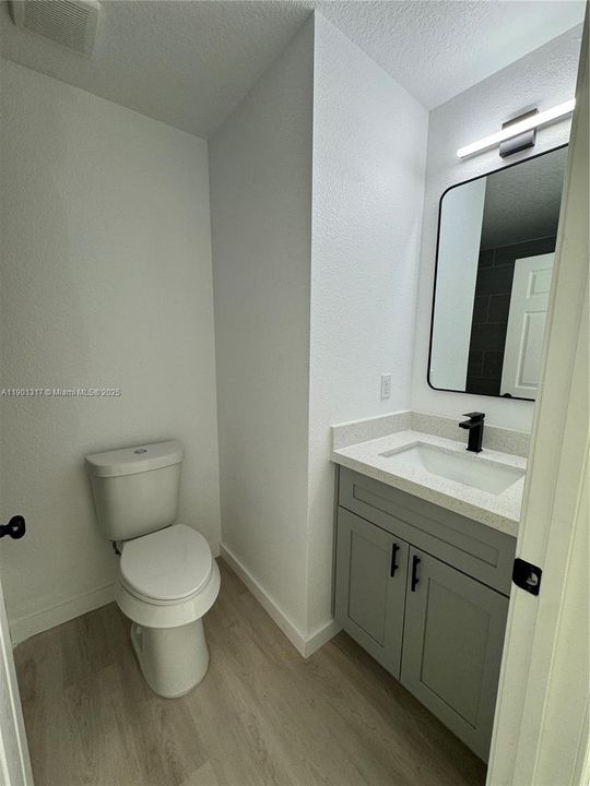 For Sale: $229,000 (3 beds, 2 baths, 1057 Square Feet)