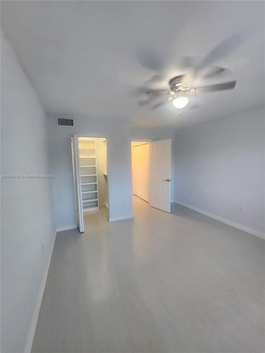Active With Contract: $2,700 (2 beds, 2 baths, 960 Square Feet)