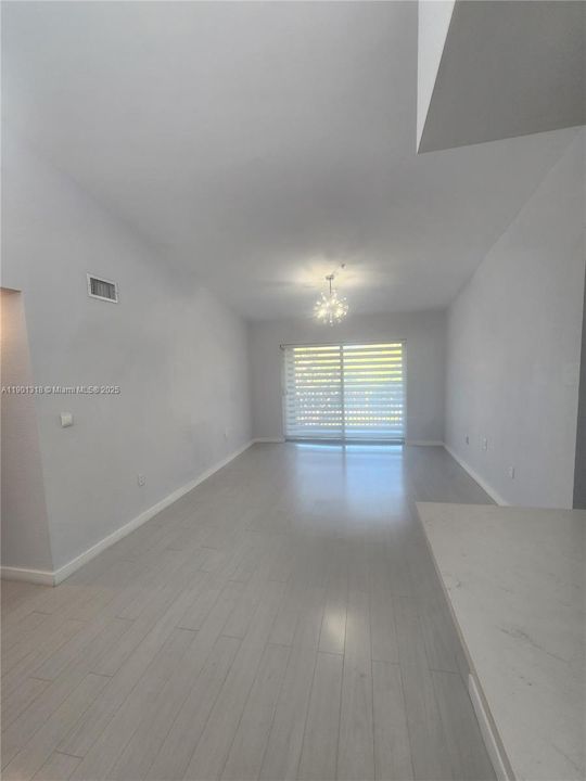 Active With Contract: $2,700 (2 beds, 2 baths, 960 Square Feet)