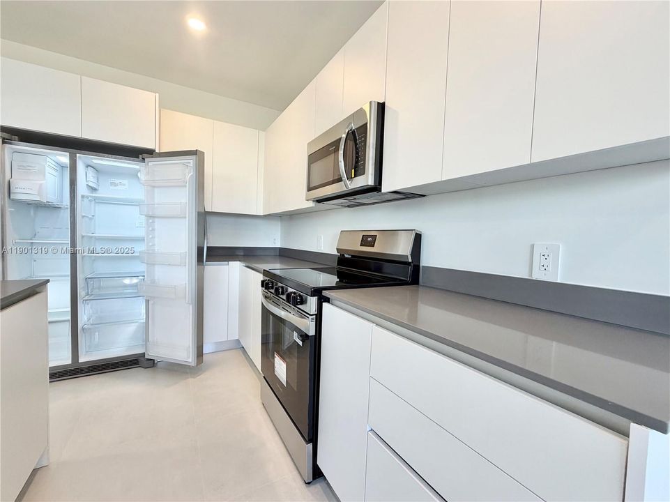 For Rent: $2,750 (4 beds, 2 baths, 1912 Square Feet)