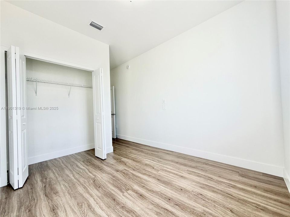 For Rent: $2,750 (4 beds, 2 baths, 1912 Square Feet)