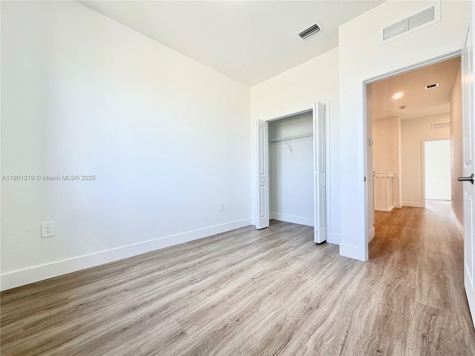 For Rent: $2,750 (4 beds, 2 baths, 1912 Square Feet)