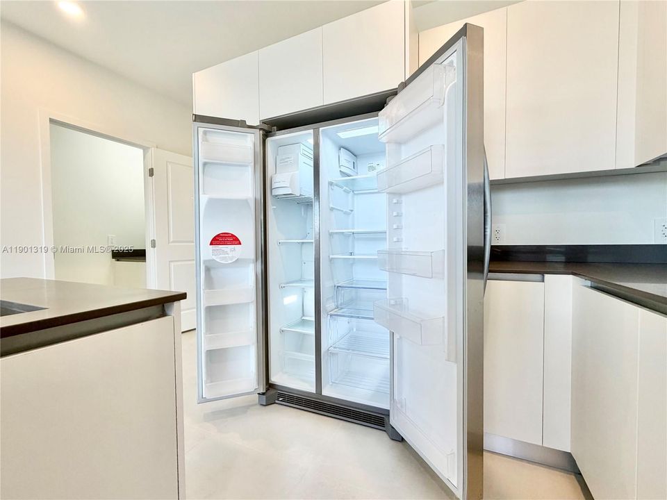 For Rent: $2,750 (4 beds, 2 baths, 1912 Square Feet)