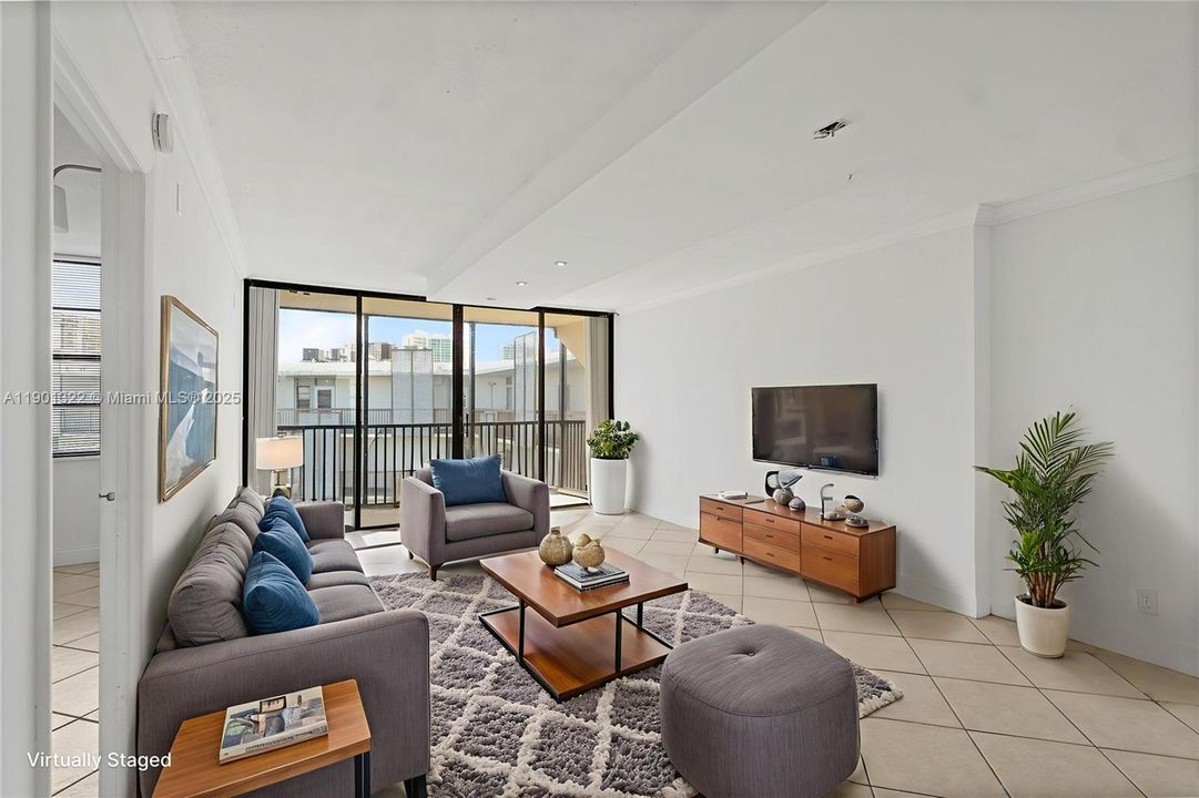 Active With Contract: $159,000 (1 beds, 1 baths, 741 Square Feet)