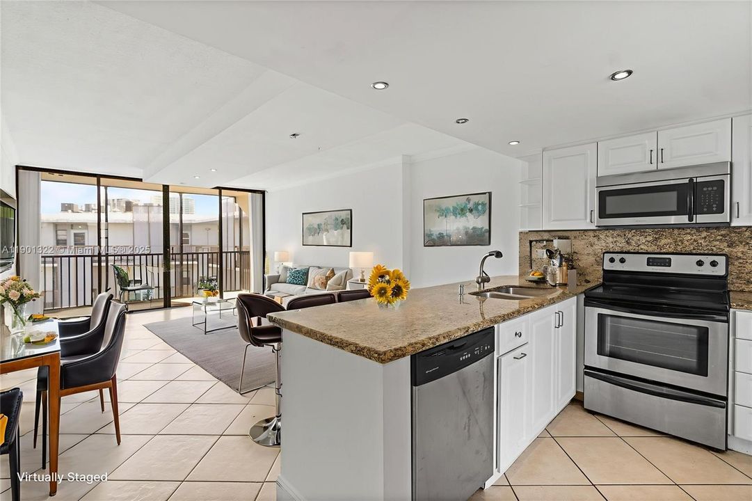 Active With Contract: $159,000 (1 beds, 1 baths, 741 Square Feet)