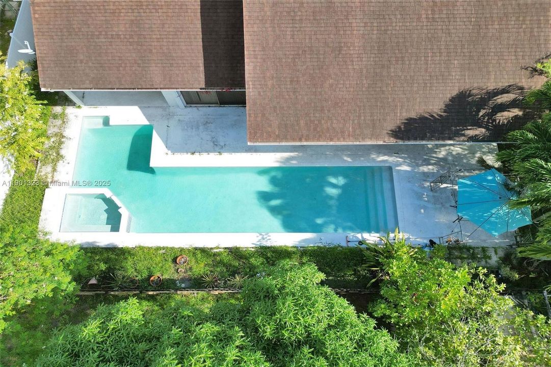 Recently Sold: $470,000 (4 beds, 3 baths, 2445 Square Feet)