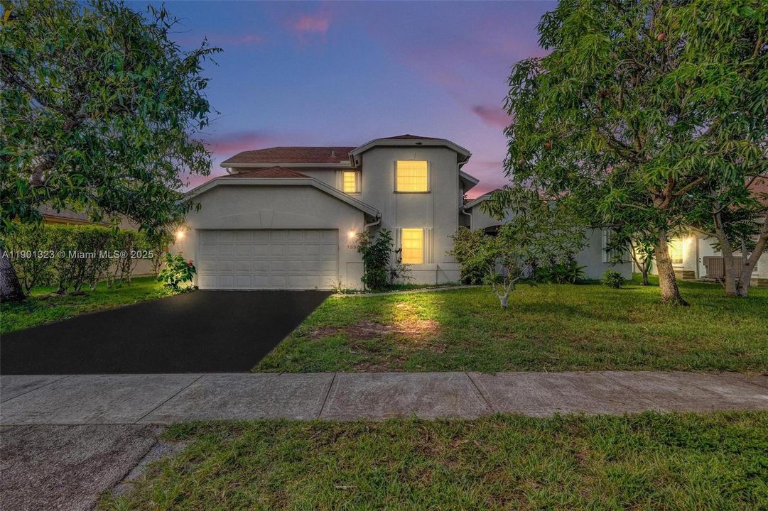 Recently Sold: $470,000 (4 beds, 3 baths, 2445 Square Feet)