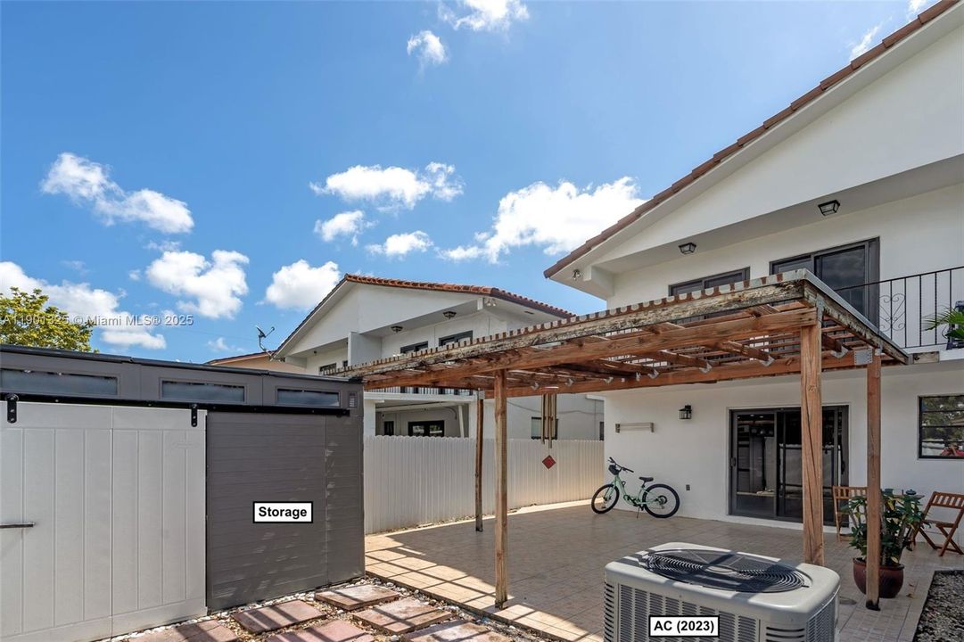 Active With Contract: $571,200 (3 beds, 3 baths, 1500 Square Feet)