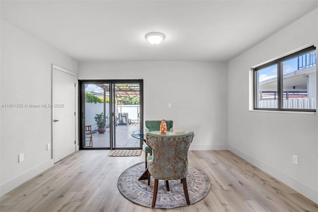 Active With Contract: $571,200 (3 beds, 3 baths, 1500 Square Feet)