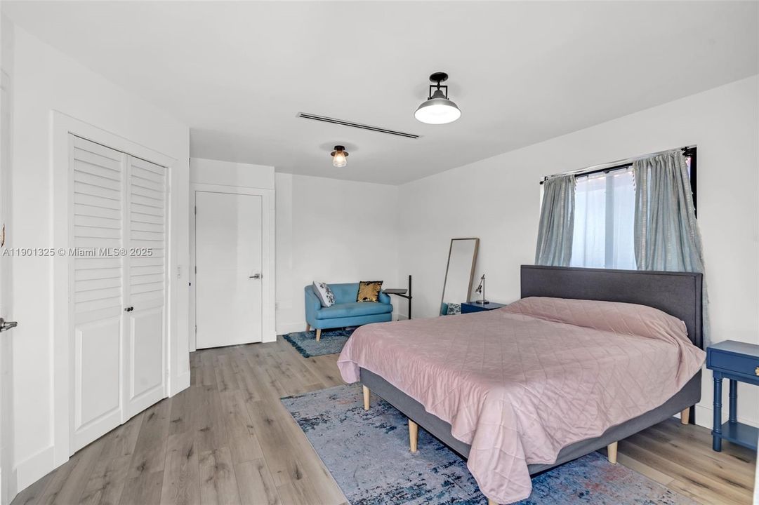 Active With Contract: $571,200 (3 beds, 3 baths, 1500 Square Feet)