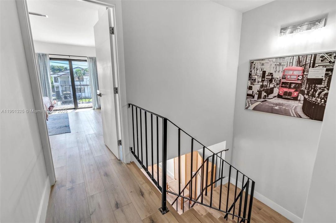 Active With Contract: $571,200 (3 beds, 3 baths, 1500 Square Feet)