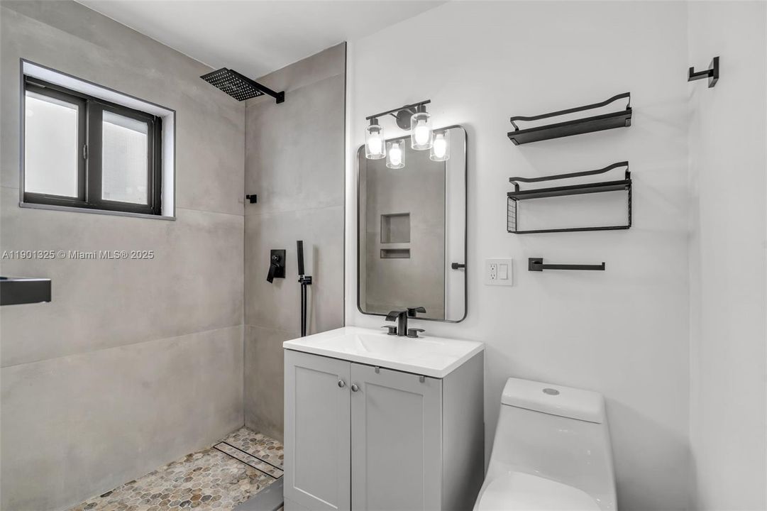 Active With Contract: $571,200 (3 beds, 3 baths, 1500 Square Feet)