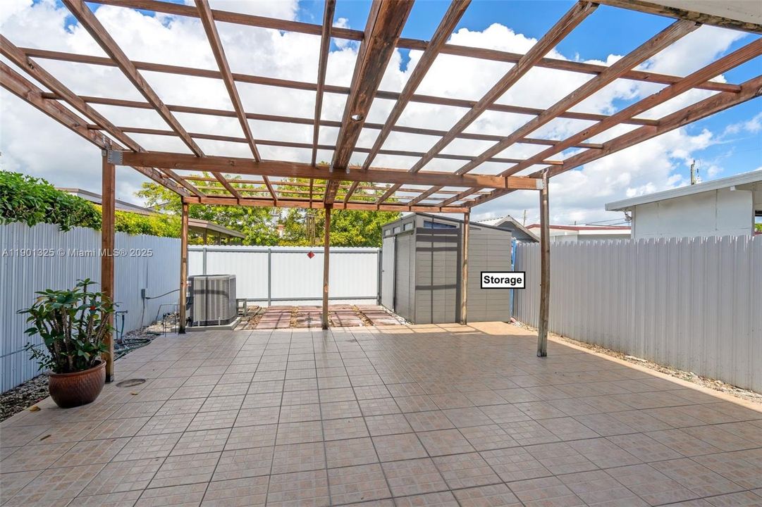 Active With Contract: $571,200 (3 beds, 3 baths, 1500 Square Feet)