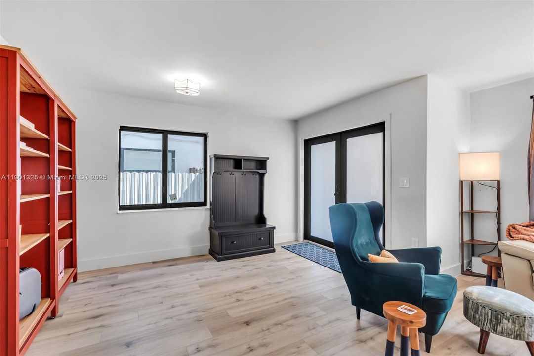 Active With Contract: $571,200 (3 beds, 3 baths, 1500 Square Feet)