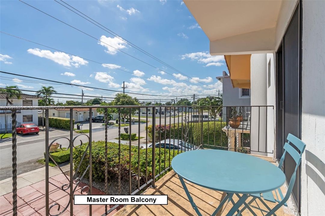 Active With Contract: $571,200 (3 beds, 3 baths, 1500 Square Feet)