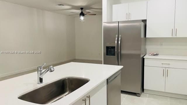 合同活跃: $3,400 (3 贝兹, 2 浴室, 1888 平方英尺)