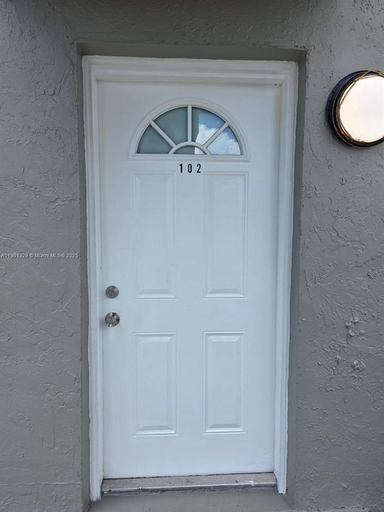 For Rent: $2,280 (2 beds, 2 baths, 912 Square Feet)