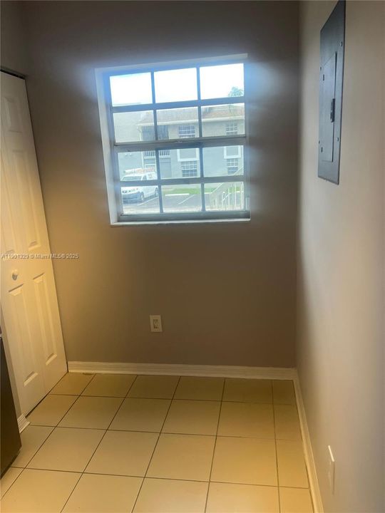 For Rent: $2,280 (2 beds, 2 baths, 912 Square Feet)