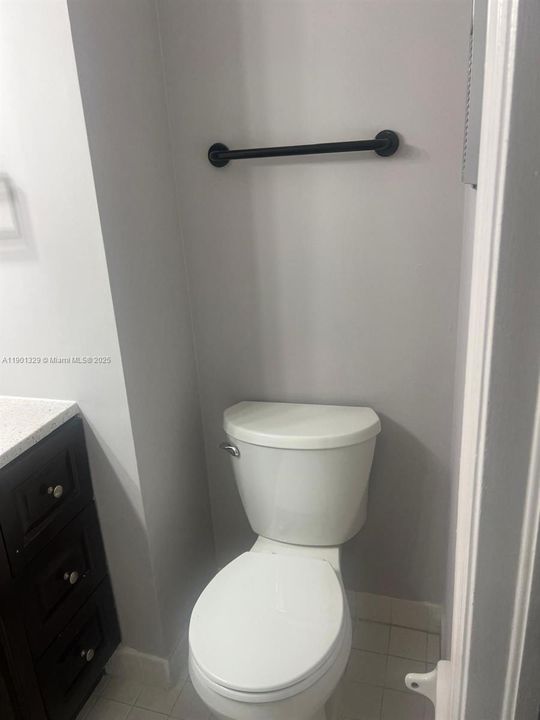 For Rent: $2,280 (2 beds, 2 baths, 912 Square Feet)