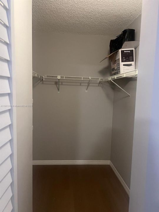 For Rent: $2,280 (2 beds, 2 baths, 912 Square Feet)