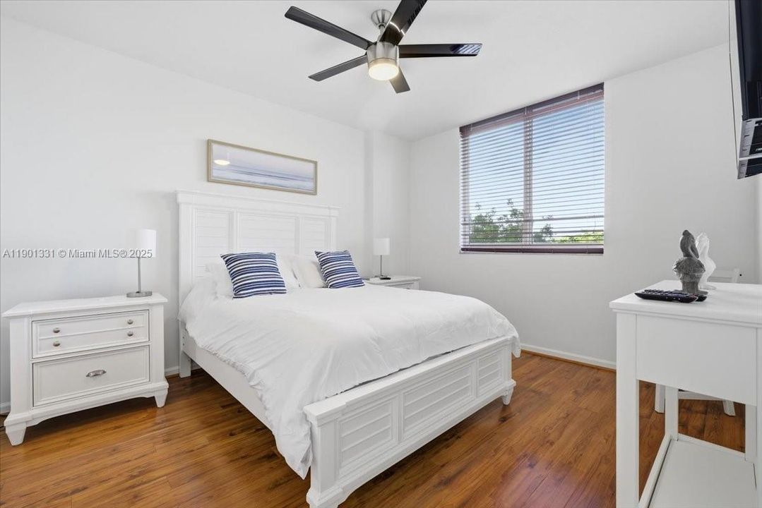 For Rent: $3,200 (2 beds, 2 baths, 1082 Square Feet)