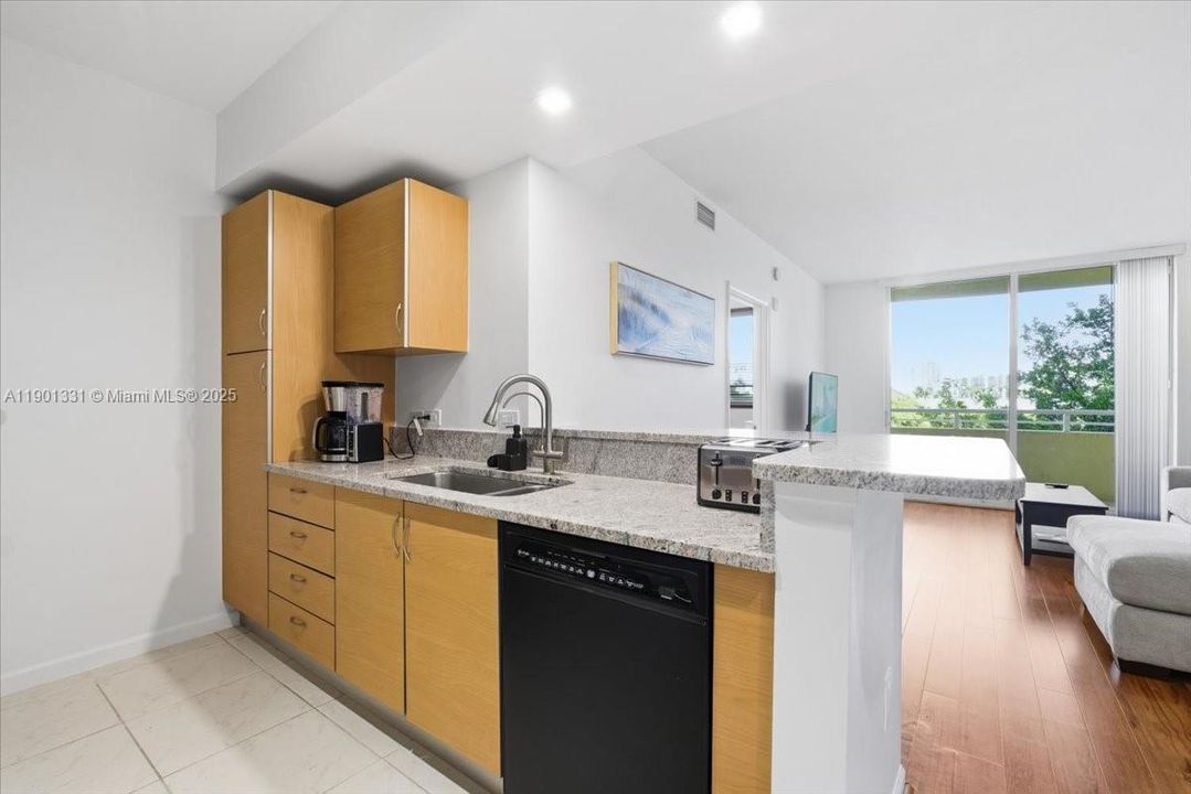 For Rent: $3,200 (2 beds, 2 baths, 1082 Square Feet)