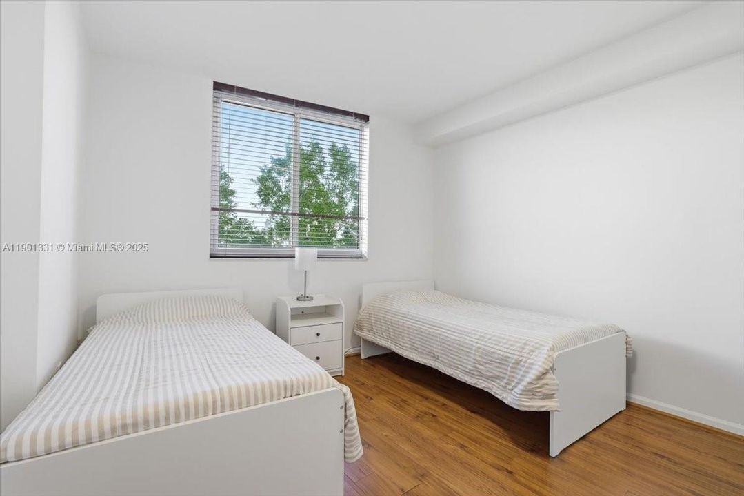 For Rent: $3,200 (2 beds, 2 baths, 1082 Square Feet)